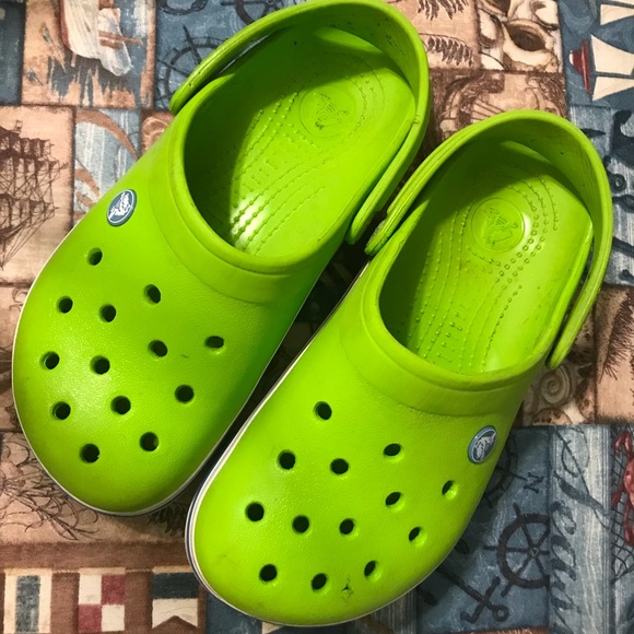 crocs athens discontinued